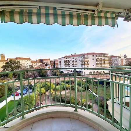 Appartement St Raphael Centre- Plages A Proximite-tout A Pieds